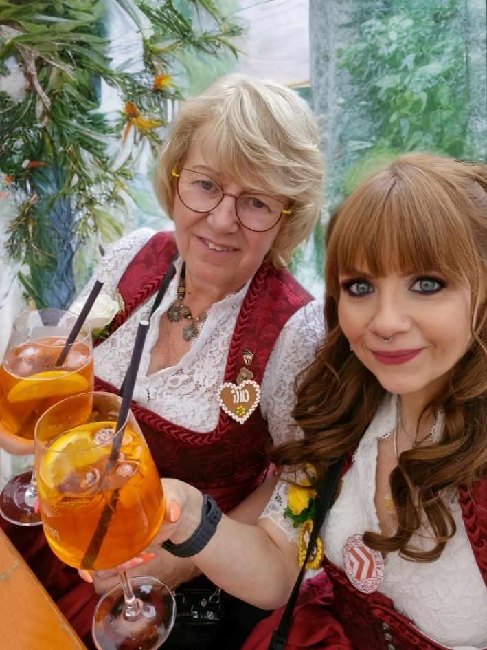 Ulrike-Sina-Grsp_Rotjacken